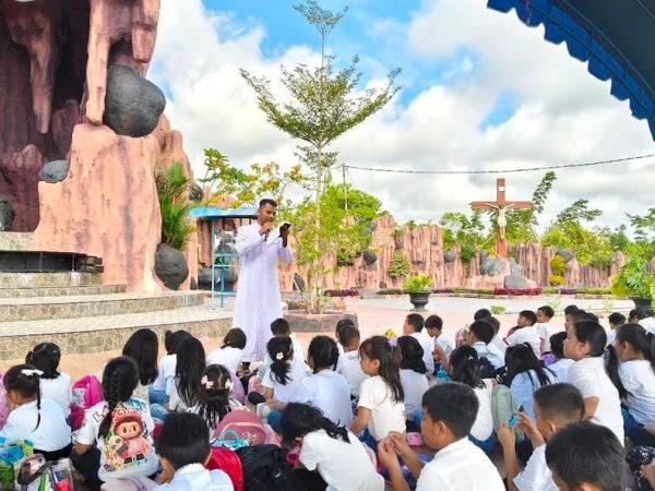 Pengembangan Diri Peserta Didik (Kekuatan Doa Rosario)